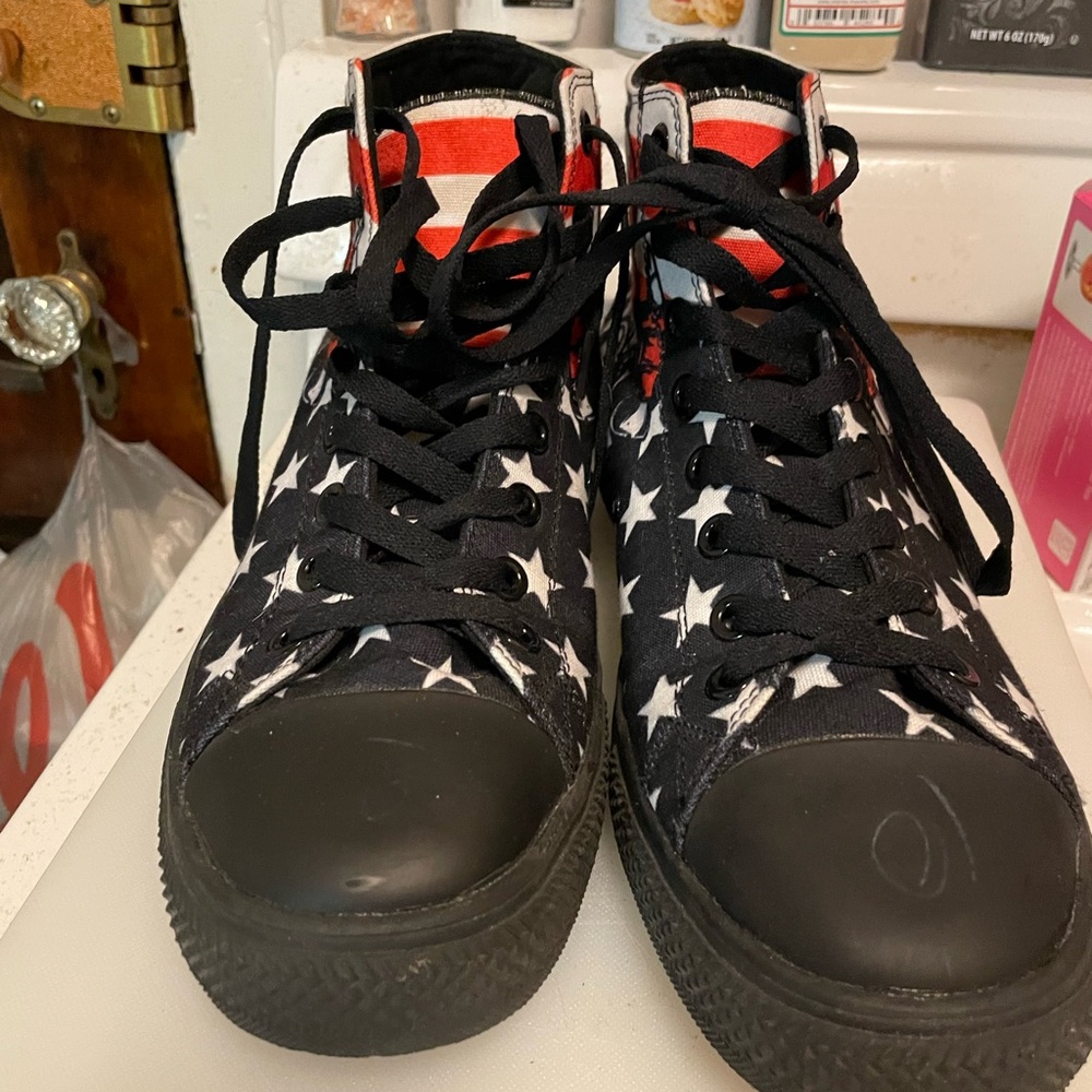 NWOT Raad “USA Fireman “ high tops Size 8.5!